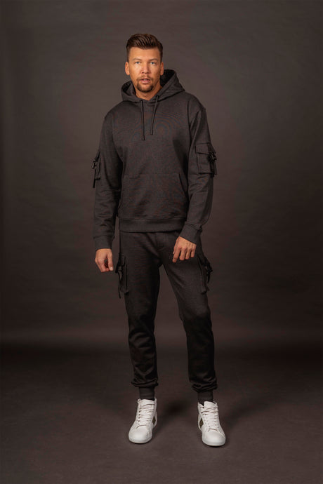 Pánska tepláková súprava French Terry v tmavosivej farbe, pohodlný a moderný set so zipsom a elastickým pásom.